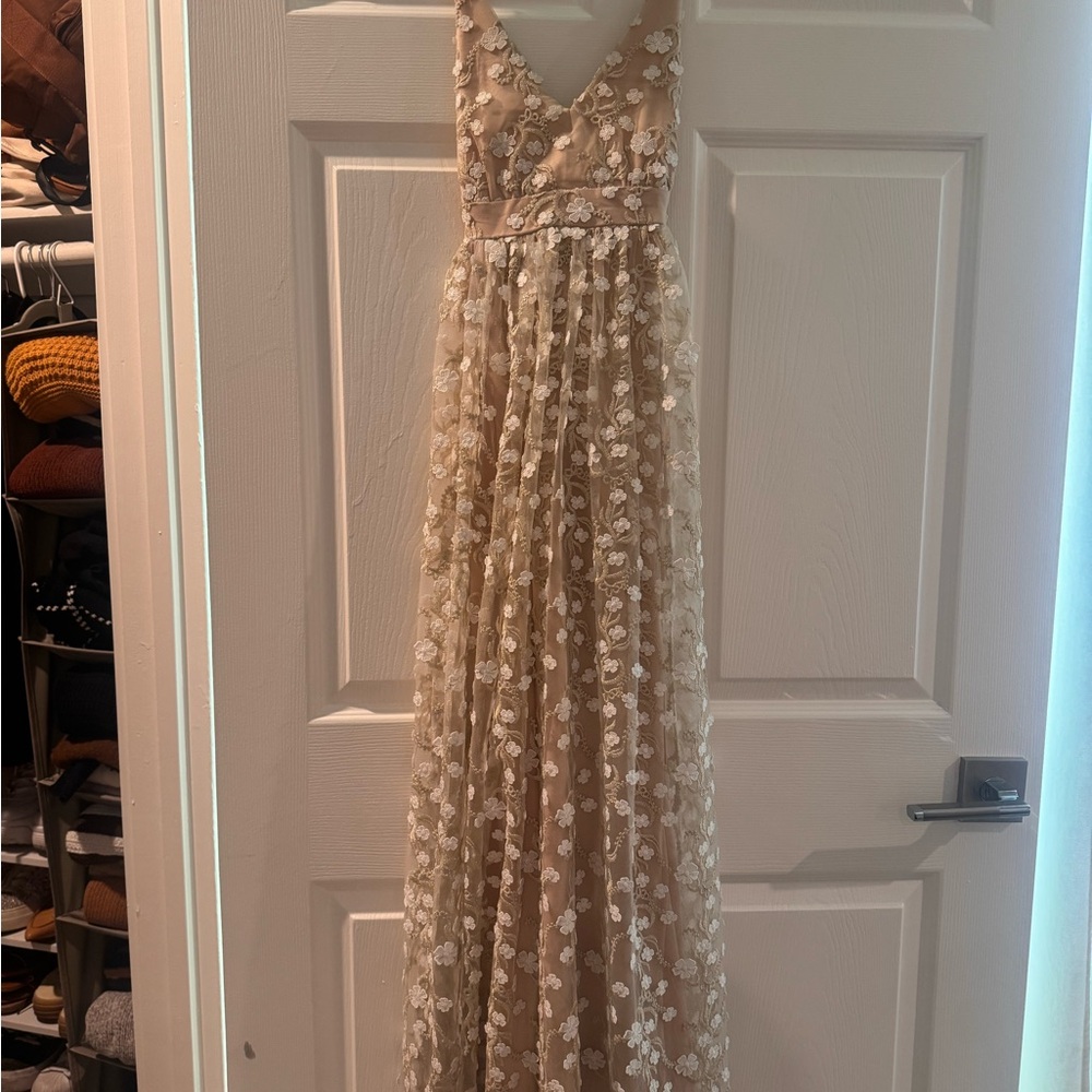 Elegant Floral Lace Gown